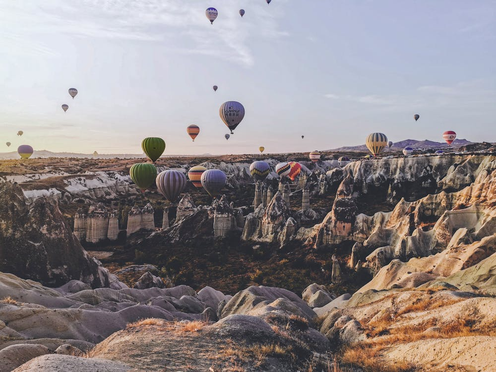 Adventure activity in Dubai - hot air balloon over the desert at sunrise